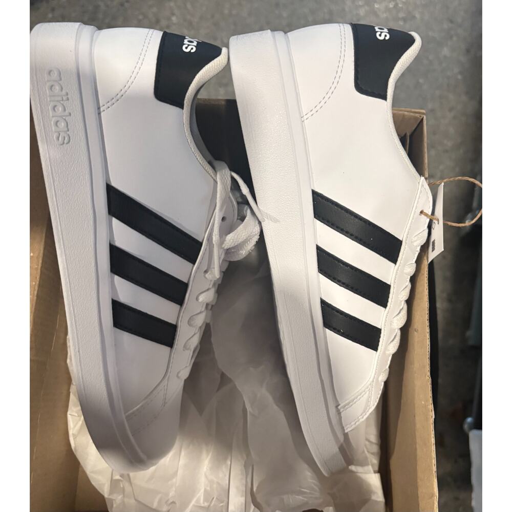 Adidas Grand Court 2.0 K GW6511 White Black NWB Size 6 Big Kids / Womens 7